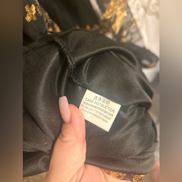 Black& Gold sequence stitched long lined dress w/ stretch- size n/a - Picture 10 of 11